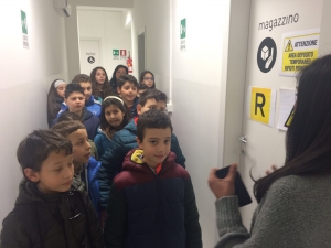 I ragazzi dell’iniziazione cristiana in visita all’ambulatorio di Emergency