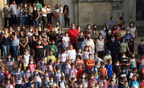 In un clima di gioia e di festa, la benedizione degli zainetti per l’inizio del nuovo anno scolastico