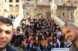 Il gruppo giovanissimi della Parrocchia a Palermo...a scuola di MEMORIA.